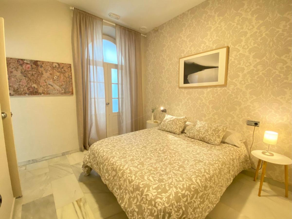 Apartamento Colon 1451 - Pleno Centro Y Wifi Gratis Cádiz Eksteriør bilde